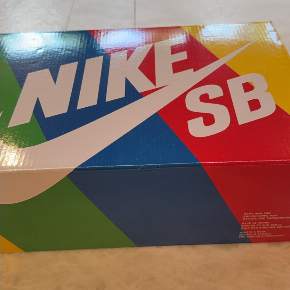 Nike SB Dunk Low 'What The Paul' CZ2239-600 - Picture 2 of 13